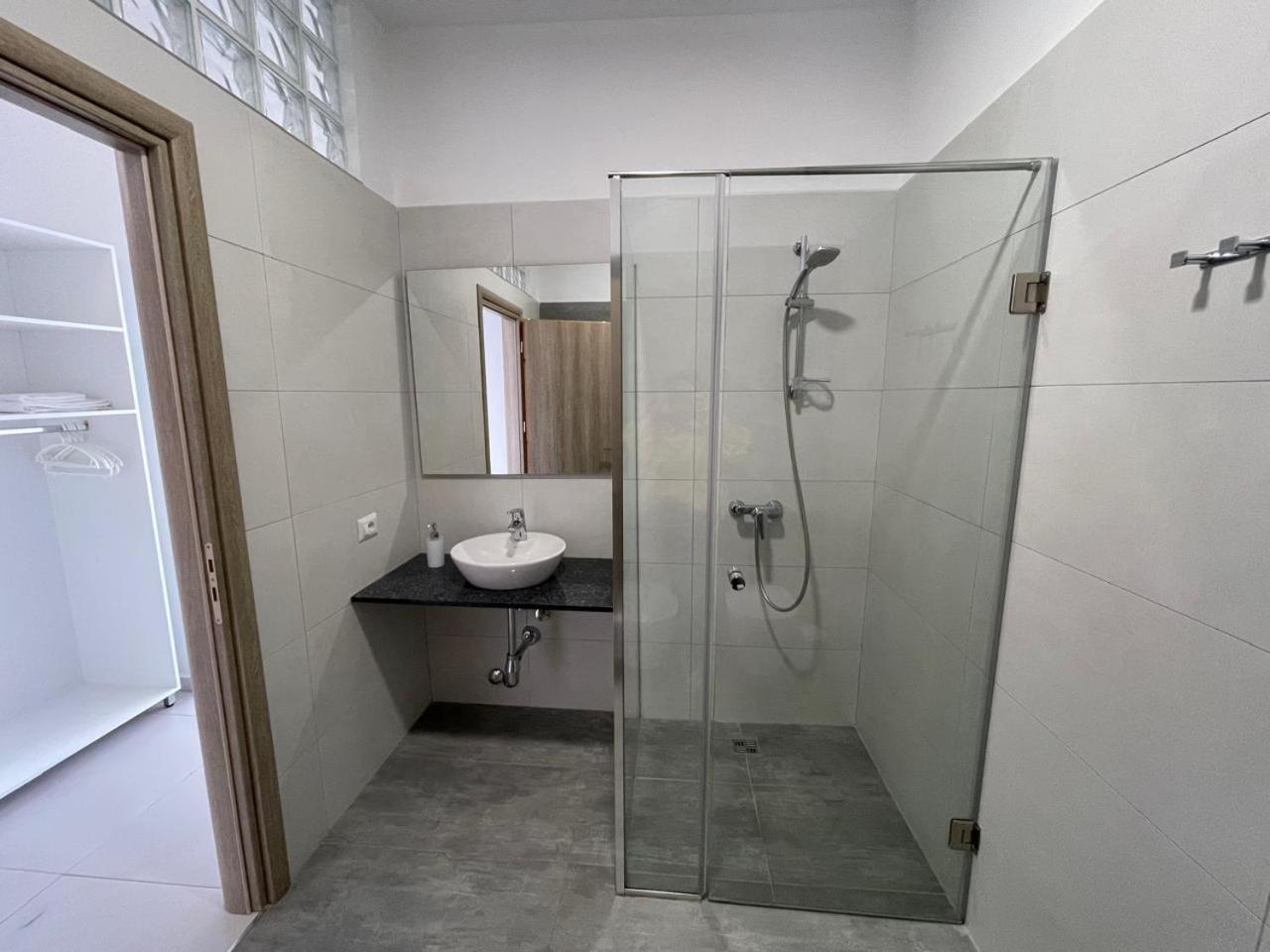 Kristina Bellavista Rooms Саранда Екстер'єр фото